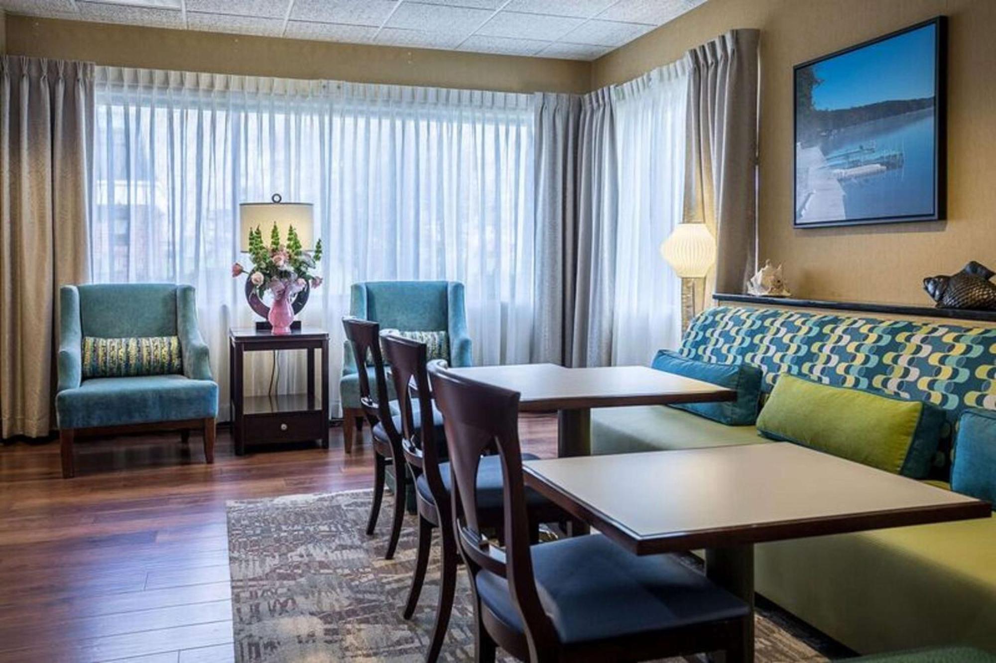 Hampton Inn Somerset Exteriör bild