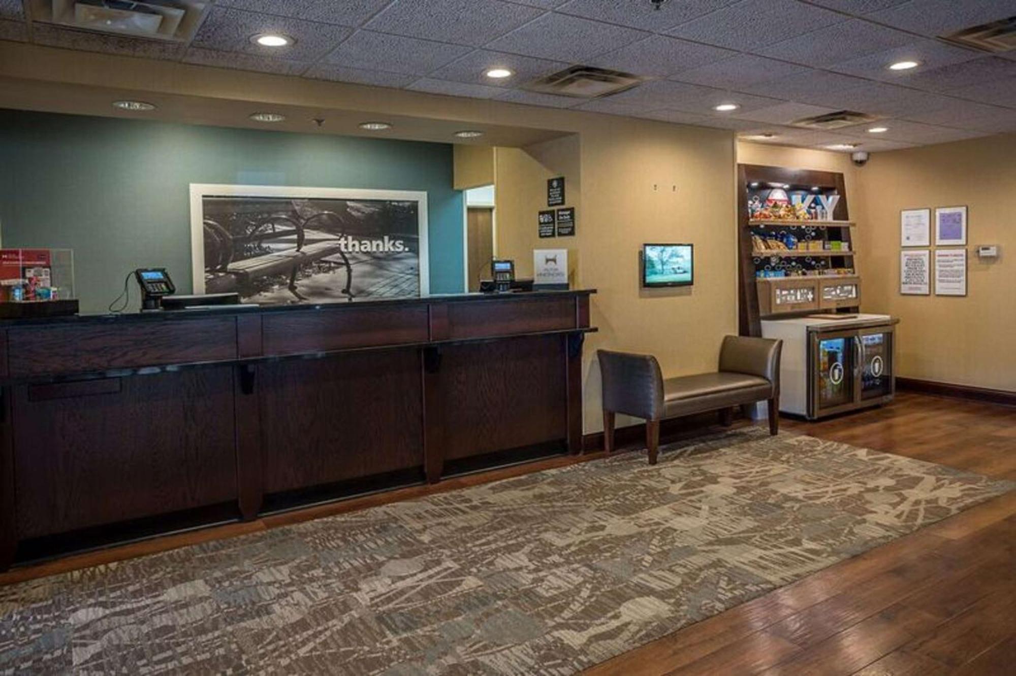 Hampton Inn Somerset Exteriör bild